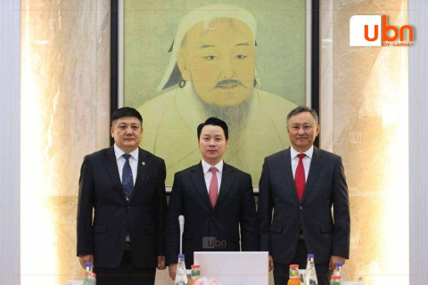 М.Чинбатыг Улсын ерөнхий прокурорын орлогчоор улираан томилсон Ерөнхийлөгчийн зарлигийг танилцуулжээ