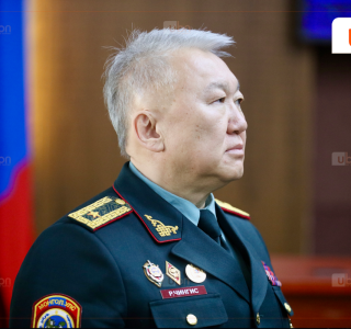 “Олон аавын хүүхдүүдийг “Эр хүн, эх орны хүү болоосой“ гэж хүсдэг учраас дүрмийн бус харьцааг хүлээн зөвшөөрдөггүй“