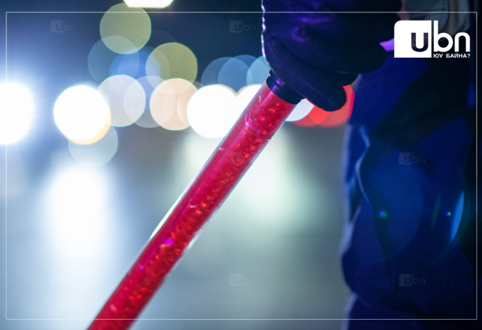 Утсаар оролдож явсан байж магадгүй жолооч ногоон гэрлээр гарч явсан эхнэр, нөхөр хоёрыг мөргөсөн осол гарчээ