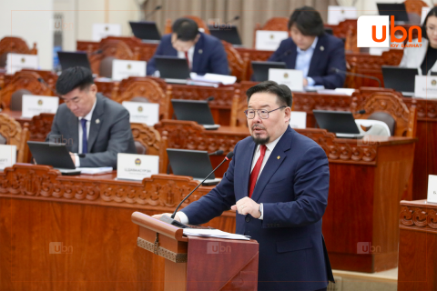 Г.Занданшатар: “Унасан эдийн засаг-уруудсан итгэл“ гэж үнэн