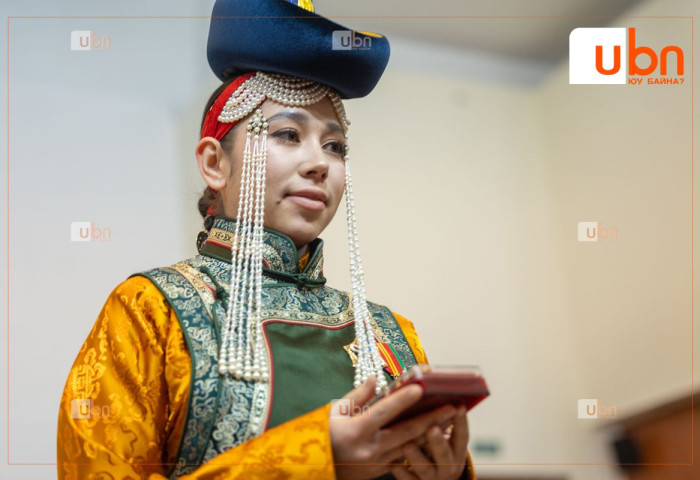 “Silk Way star” шоуны ялагч дуучин И.Мишээл  төрийн дээд Алтан гадас одонгоор шагнагдлаа