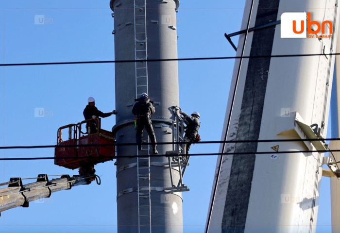 Дүүжин замын тээврийн 18 тулгуур баганыг суурилуулаад байна