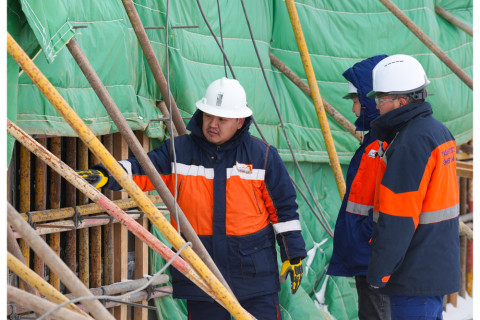 Гашуунсухайт–Ганцмод боомтын хил дамнасан төмөр замын төслийн барилга угсралтын ажил үргэлжилж байна