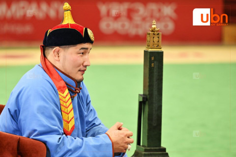 Б.Орхонбаяр: Үндэсний бөхөө яагаад сумо шиг хөгжүүлж болохгүй гэж