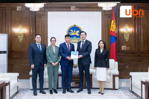 Татварыг 2.7 их наяд төгрөгөөр бууруулахаар тооцсон багц хуулийг УИХ-д өргөн мэдүүллээ