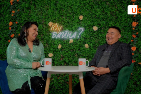 ЭЕРЭГ: Инээдээр биесээ чимж, хайр түгээдэг хос Э.БАТБААТАР, Т.ЛХАГВАДУЛАМ