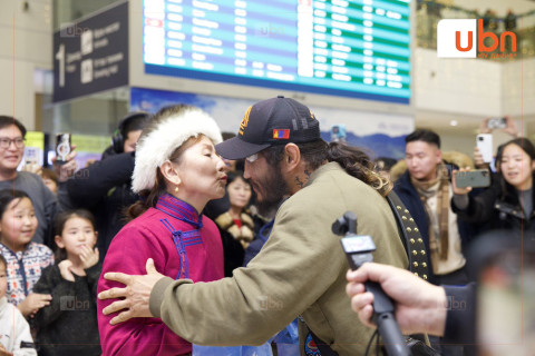 Б.Энх-Оргил: Миний ээж намайг тэмцээнд явмаар байна гэхэд л цалингийн зээл аваад өгчихдөг байсан