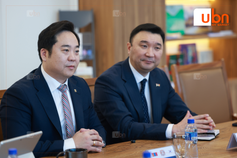 Баянзүрх дүүрэгт цэцэрлэгт хүрээлэн байгуулах талаар санал солилцлоо