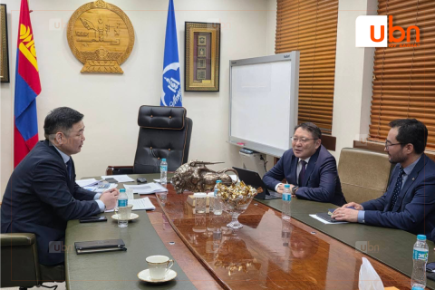 Банкны зээл хязгаартай үeд иргэд ББСБ, аппликейшн, ломбарднаас жилийн 30-60 хувийн хүүтэй зээл авч, дарамтад орж буйг онцоллоо