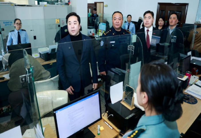 НИТХ-ын дарга А.Баяр нийслэлийн Шүүхийн шийдвэр гүйцэтгэх газар ажиллалаа