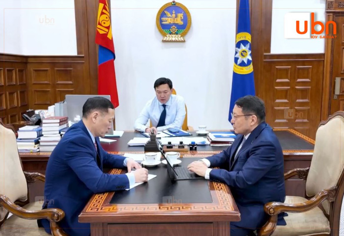 УИХ-ын дарга Н.Учрал Ерөнхий аудитор, Монголбанкны Ерөнхийлөгч нартай уулзаж байна