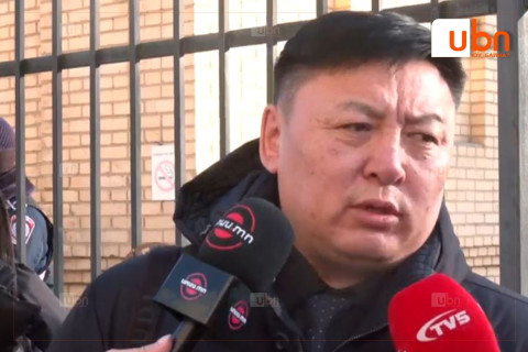 ХОХИРОГЧИЙН ӨМГӨӨЛӨГЧ: Гэм буруугийн хурал завсарлаж, шүүгчид зөвлөлдөх тасалгаа руу орлоо