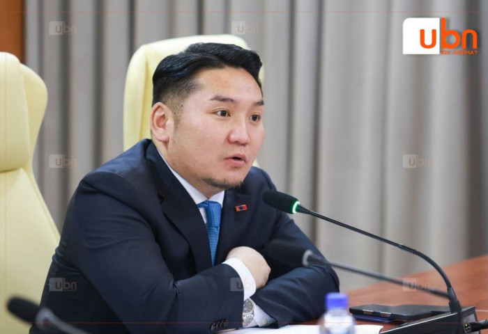 З.Төмөртөмөө: Иргэд түргэн тусламж дуудаад хэдэн цаг хүлээж байхад түргэн тусламжийн газрын дарга нь хувьдаа түргэний машин ашиглаж байгааг юу гэж ойлгох вэ