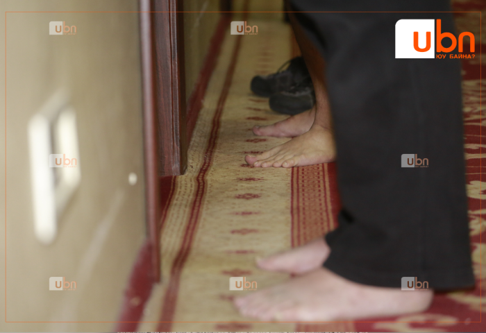 “Нүцгэн видео дуудлага хийвэл мөнгө өгнө“ гэж харилцах явцдаа зургийг нь авч, “Мөнгө өгөхгүй бол нууцыг чинь дэлгэнэ“ гэж сүрдүүлсэн хэргийг шүүхэд шилжүүллээ