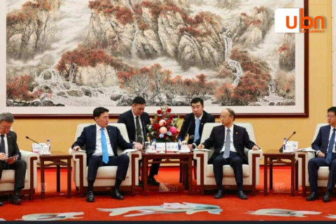 Монголын эдийн засгийн гагнаас нь Дарханы төмөрлөгийн үйлдвэрийг түшиглэсэн Гангийн үйлдвэр болно