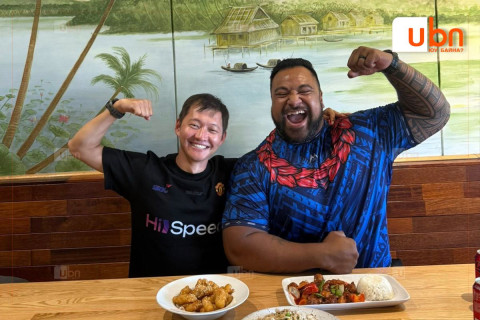 Дугуйгаар аялагч Б.Очирваань Physical Asia шоуны оролцогч Эдди Уилльямстай уулзжээ