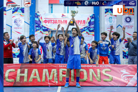 “Дэрэн Жома” баг аваргын цомыг хүртлээ