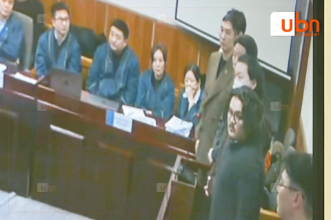 Ц.Санжаачойпэл: Бага насандаа зөндөө зодуулж байсан. Хажууд зогсож байсан Д.Саяннямбуу гараа далайх шиг болсон