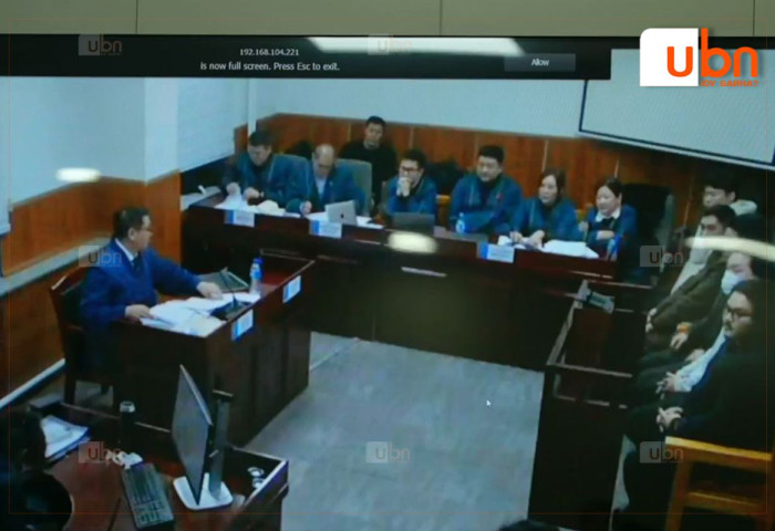 Шүүх хурал 10 минут завсарлалаа