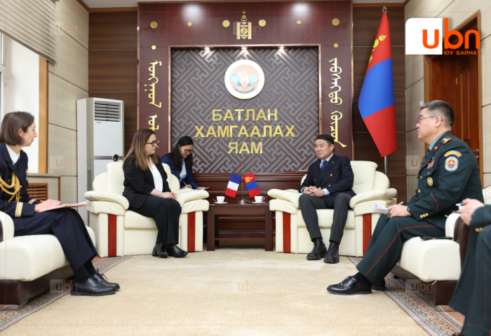 Зэвсэгт хүчний боловсон хүчнийг чадавхжуулахад Франц Улсын дэмжлэг чухал үүрэг гүйцэтгэж байгаад талархал илэрхийллээ