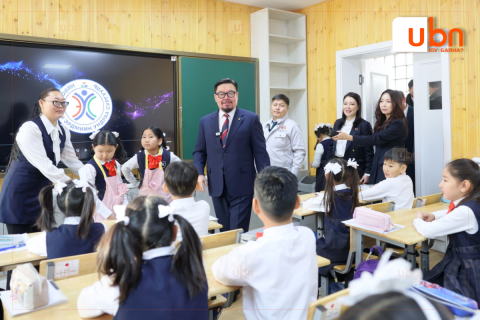 Нийслэлийн 1-5 дугаар ангийн сурагчид “Сүүн дархлаа” хөтөлбөрт хамрагдаж эхэллээ