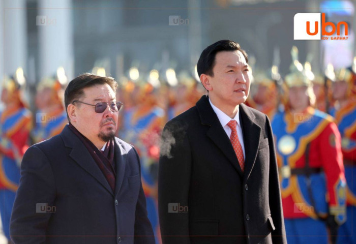 ФОТО: УИХ-ын дарга Н.Учрал, Ерөнхий сайд Г.Занданшатар нар төр, нийгмийн зүтгэлтнүүд Д.Сүхбаатар жанжны хөшөөнд хүндэтгэл үзүүлэв