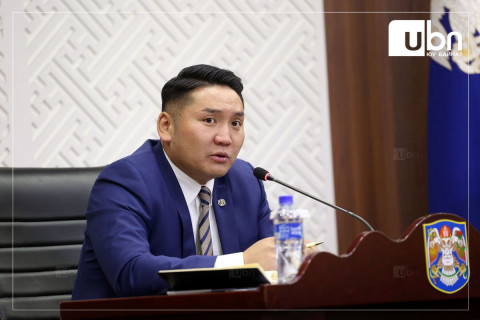 З.Төмөртөөмөө: Богдын захиргаа, Байгаль орчны газрынхан яаралтай уулзацгаа. Битгий том, том яриад бие бие рүүгээ чихээд сууцгаагаад бай