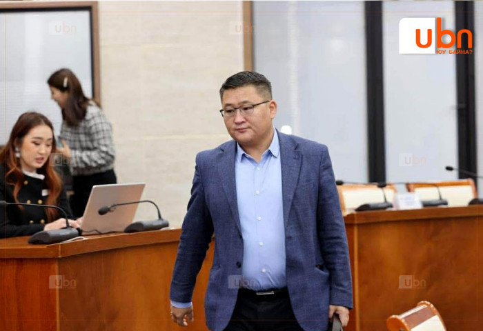 “Эрдэнэт-Булганы цахилгаан сүлжээ” ТӨХК-ийн захирал В.Адъяа нарын хүмүүсийн гэрт нэгжлэг хийж, хахууль авсан гэх үндэслэлээр баривчилжээ