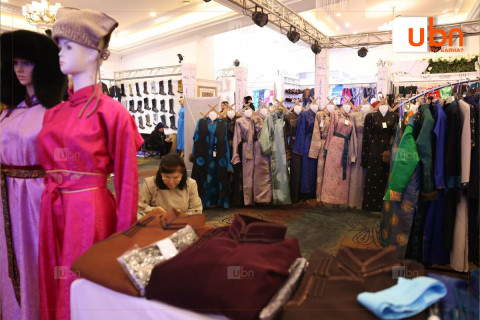 СУРВАЛЖИЛГА: Үзэсгэлэн худалдаанууд хүнгүй, иргэд мөнгөгүй байна