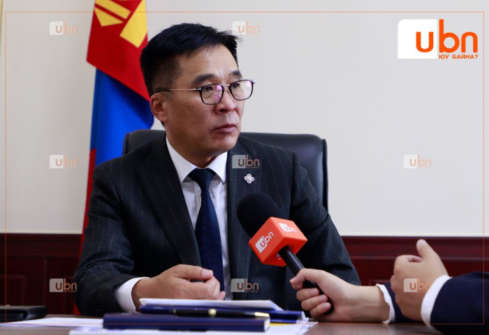 Б.Батбаатар: С.Оюун даргад “ИЗНН-аас Ерөнхийлөгчид өрсөлдөөч“ гэсэн саналыг хоёр ч удаа тавиад, эцсийн хариугаа хүлээж байна