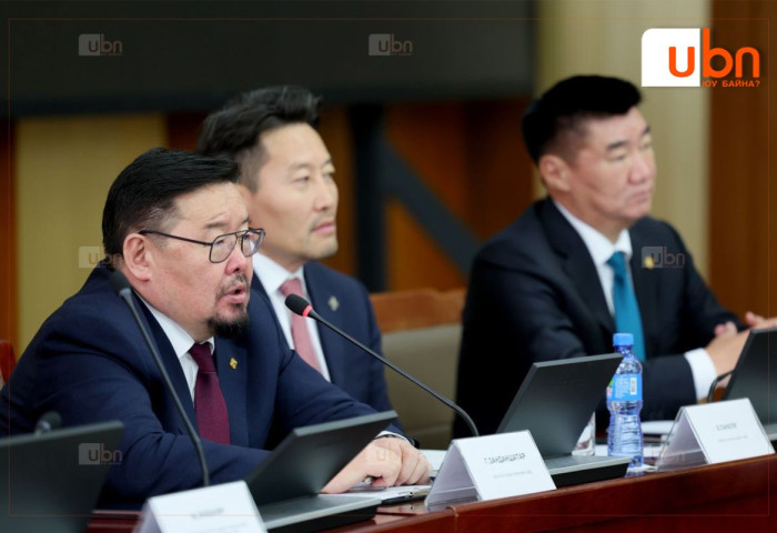 Г.Занданшатар: Төсвийн хөрөнгөөр хайгуул хийж, нөөцийг нь тогтоосон ордуудад төр хуулийн хүрээнд хувь эзэмшиж, өгөөжөөс ард түмэнд хүртээх нь зүйтэй