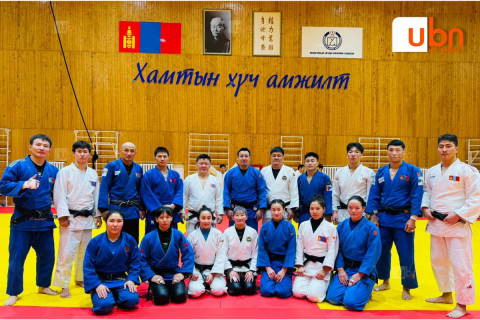 Үндэсний шигшээ багийнхан Парисыг зорилоо