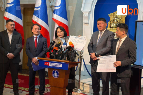 ШУУД: Ардчилсан намаас багш, эмч нарын цалингийн асуудлаар мэдээлэл хийж байна