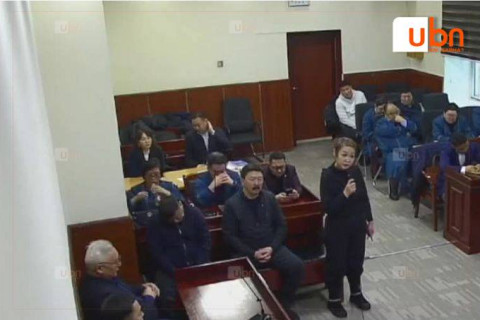 Прокурор асан Э.Амарбатыг эрх мэдэл, албан тушаалаа урвуулан ашигласанд тооцон 27 сая төгрөгөөр торгож, нийтийн албанд томилогдох эрхийг 4 жилээр хаслаа