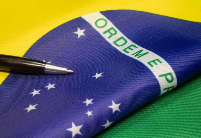 БРАЗИЛ: Цахилгаан тамхины бодлогоо эргэж харна