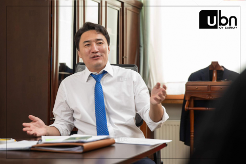 “Би сайдаар ажиллаад зургаан сар л болж байна. Муу юм хийчхээд гараад явчихъя гэсэн бодол алга“