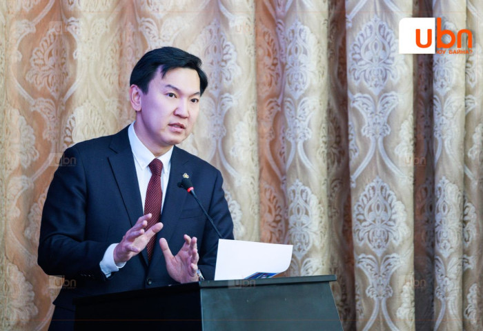 Эрчим хүчний хэмнэлттэй сууц, стандартад нийцүүлэн сууцаа дулаалсан айл өрхөд нарны панель, батарей, халаагуур хосолсон системийг үе шаттай нэвтрүүлэхийг УИХ-аас Засгийн газарт даалгажээ