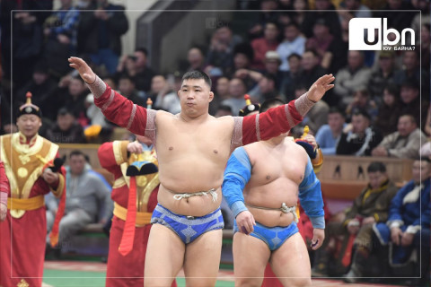 Сар шинийн сорилго барилдаанд О.Хангай, Б.Орхонбаяр нарын бөхчүүд барилдана