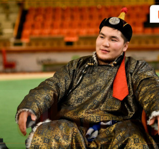 Э.Батмагнай сар шинийн сорилго барилдаанд ЗОДОГЛОХГҮЙ