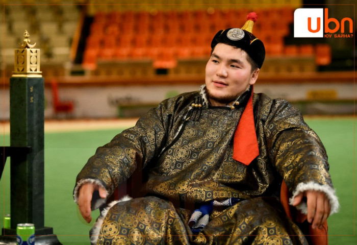 Э.Батмагнай сар шинийн сорилго барилдаанд ЗОДОГЛОХГҮЙ