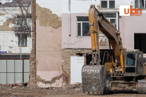 Энэ айл яагаад ГАНЦААРАА ҮЛДЭВ