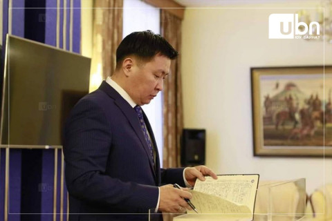 Э.БАТ-АМГАЛАН: Надтай холбоотой гүтгэн харлуулж буй асуудлаар хуулийн байгууллагад хандаж байна