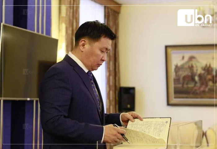 Э.БАТ-АМГАЛАН: Надтай холбоотой гүтгэн харлуулж буй асуудлаар хуулийн байгууллагад хандаж байна