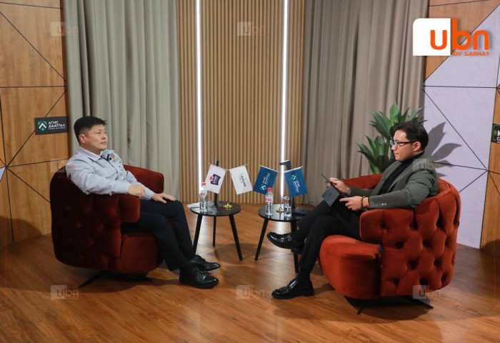 Х.Нямбаатар: Намын дарга Н.Учралтай болон Ерөнхий сайд Г.Занданшатартай ойр ойрхон уулзаж, ажлаа танилцуулан мэдээллүүдээ солилцоод явж байна