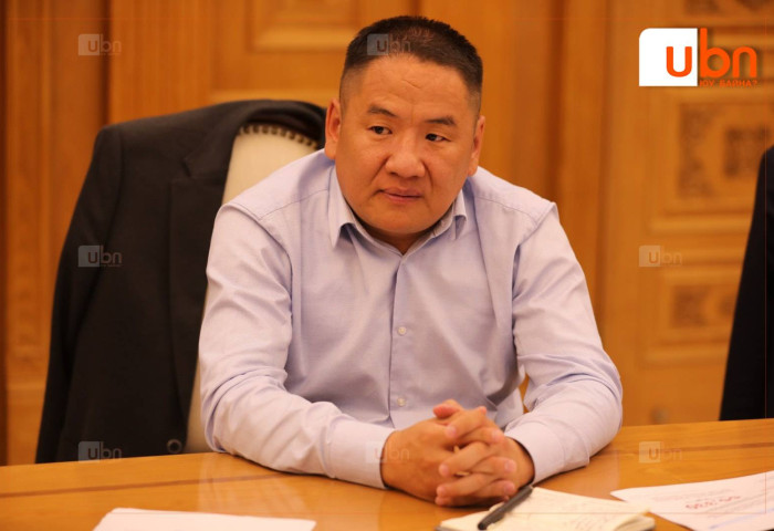 Л.Оюун-Эрдэнийн ахлах зөвлөх асан Д.Амгаланбаатар: Хилийн зурваст газар олгосон гэх асуудал нь нэг хүний биш, ЗГ-ын шийдвэр. Хувийн компанид шууд олгоогүй