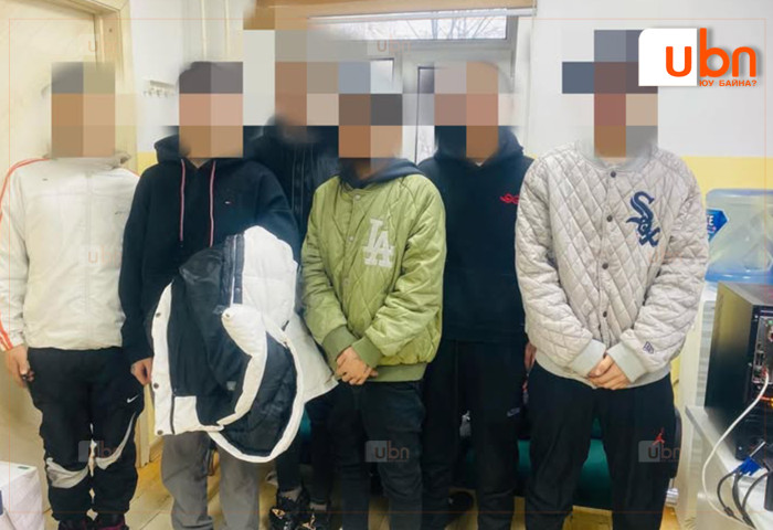 16-20 насны залуучууд зам дагуу алхаж байсан эмэгтэйг хүчээр машиндаа суулган бэлгийн хүчирхийлэл үйлдэхийг завдан дээрэмджээ