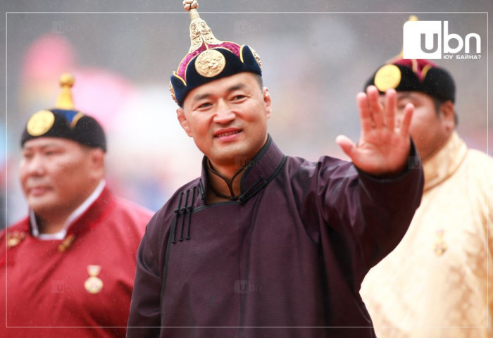 Сар шинийн баярт зориулсан барилдаанд Дархан аварга А.Сүхбат ЗОДОГЛОНО