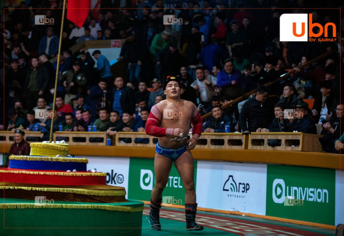 Сар шинийн барилдааны нэг, хоёрын даваа өнөөдөр болно