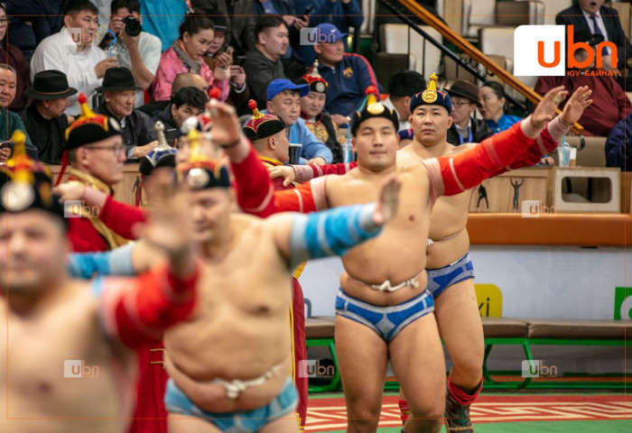 Сар шинийн баярт зориулсан бөхийн барилдааны НЭГИЙН ДАВАА эхэллээ