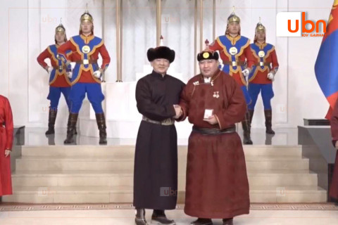 Монгол Улсын Аварга Ч.Санжаадамба “Монгол Улсын гавьяат тамирчин” цолоо гардан авлаа